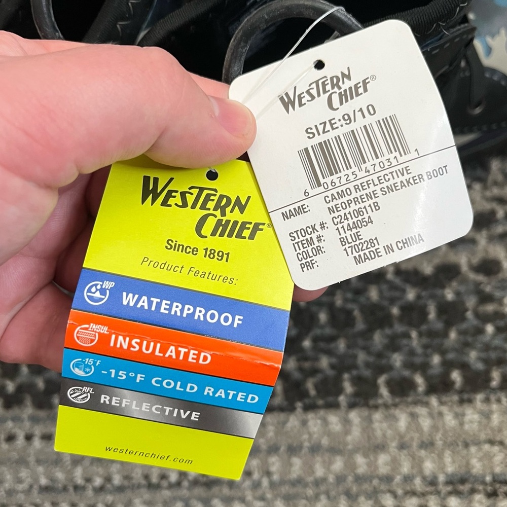 ❄️ NWT Kids Western Chief Blue Camo Reflective Sneaker Boot, Size US 9/10 - Picture 8 of 9